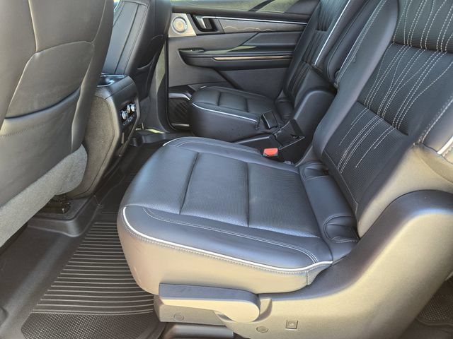 Used 2025 Buick Enclave Avenir w/ Super Cruise Package AWD/4WD image 30