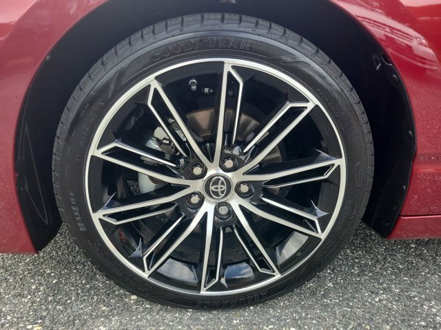 Used 2019 Toyota Avalon Touring image 11
