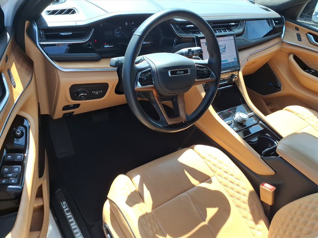 Used 2022 Jeep Grand Cherokee Summit AWD/4WD image 19
