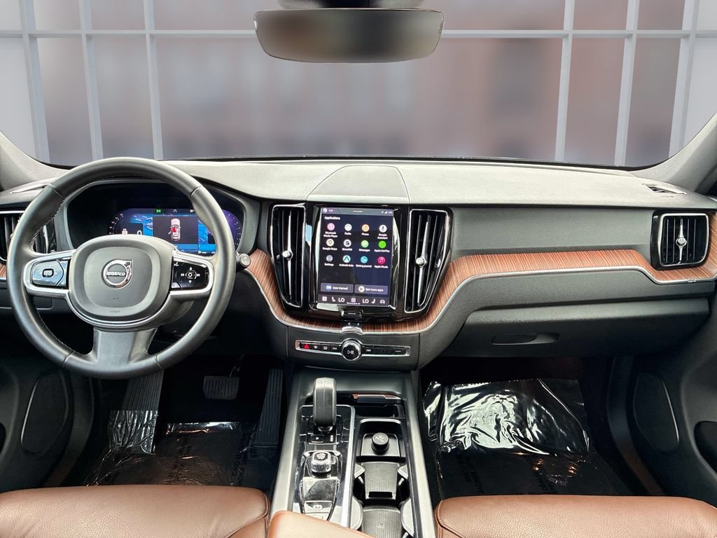 Used 2023 Volvo XC60 B5 Plus FWD image 26