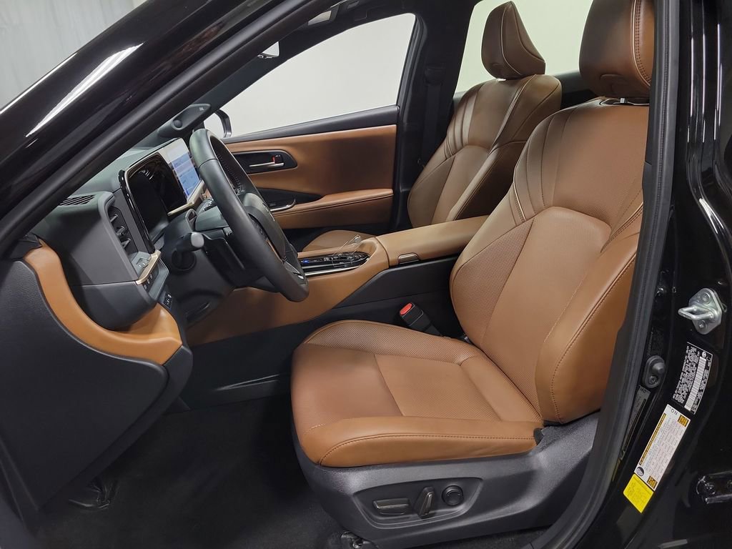 Used 2025 Toyota Crown Signia w/ Advanced Technology Package AWD/4WD image 13