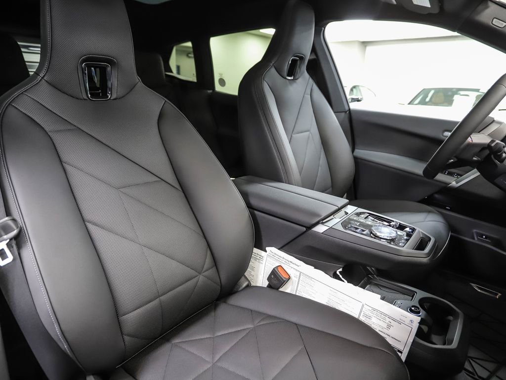 Used 2025 BMW iX M60 w/ Luxury Package image 30