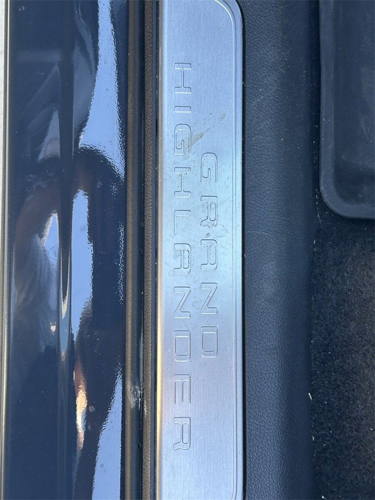 Used 2024 Toyota Grand Highlander Limited image 10