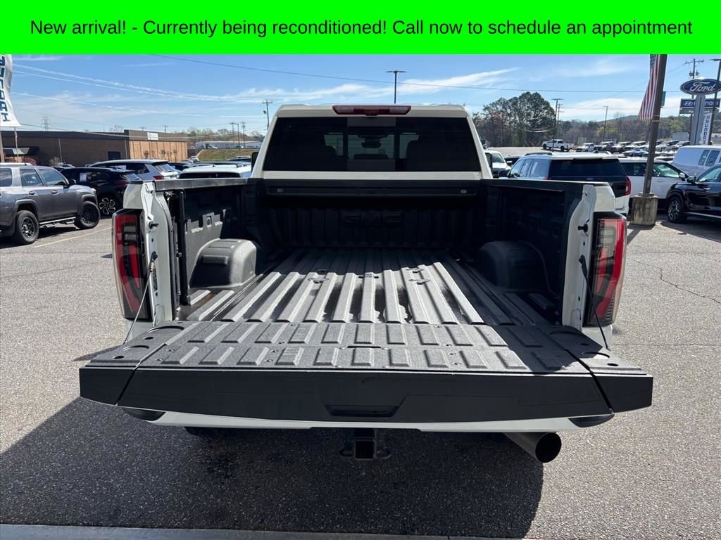 Used 2025 GMC Sierra 2500 AT4 w/ AT4 Premium Plus Package image 3
