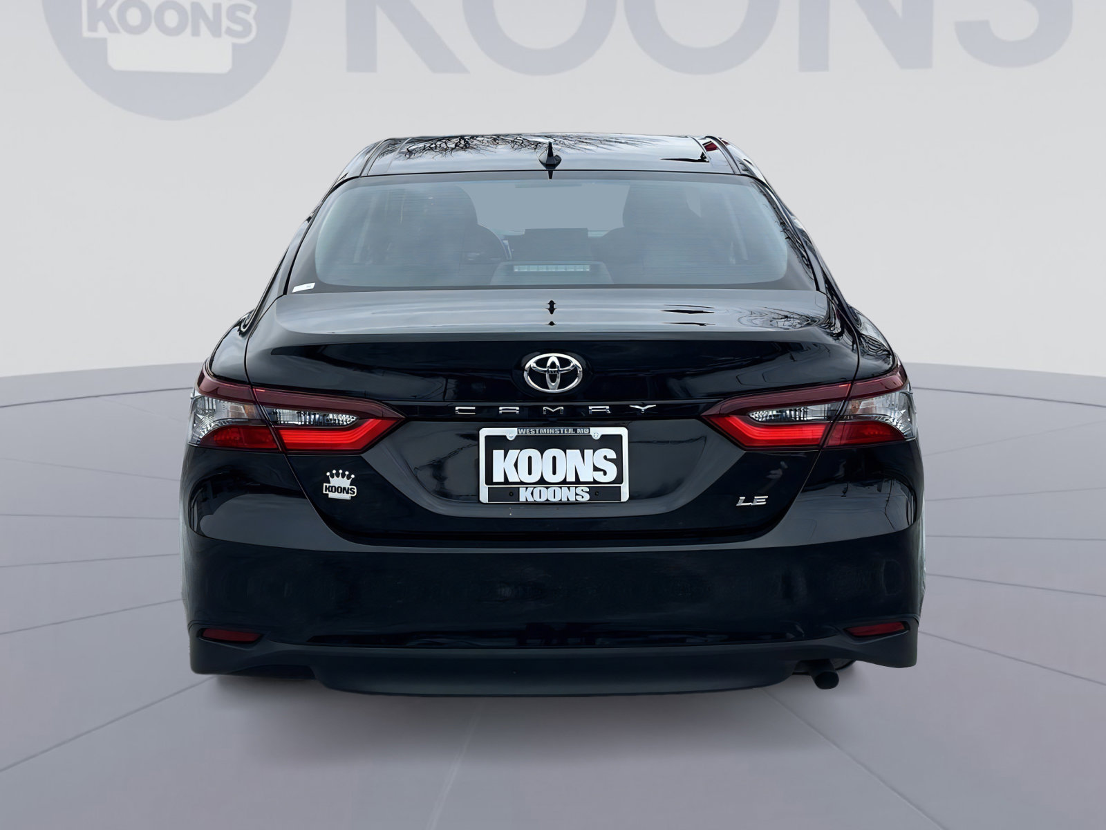 Used 2023 Toyota Camry LE image 5