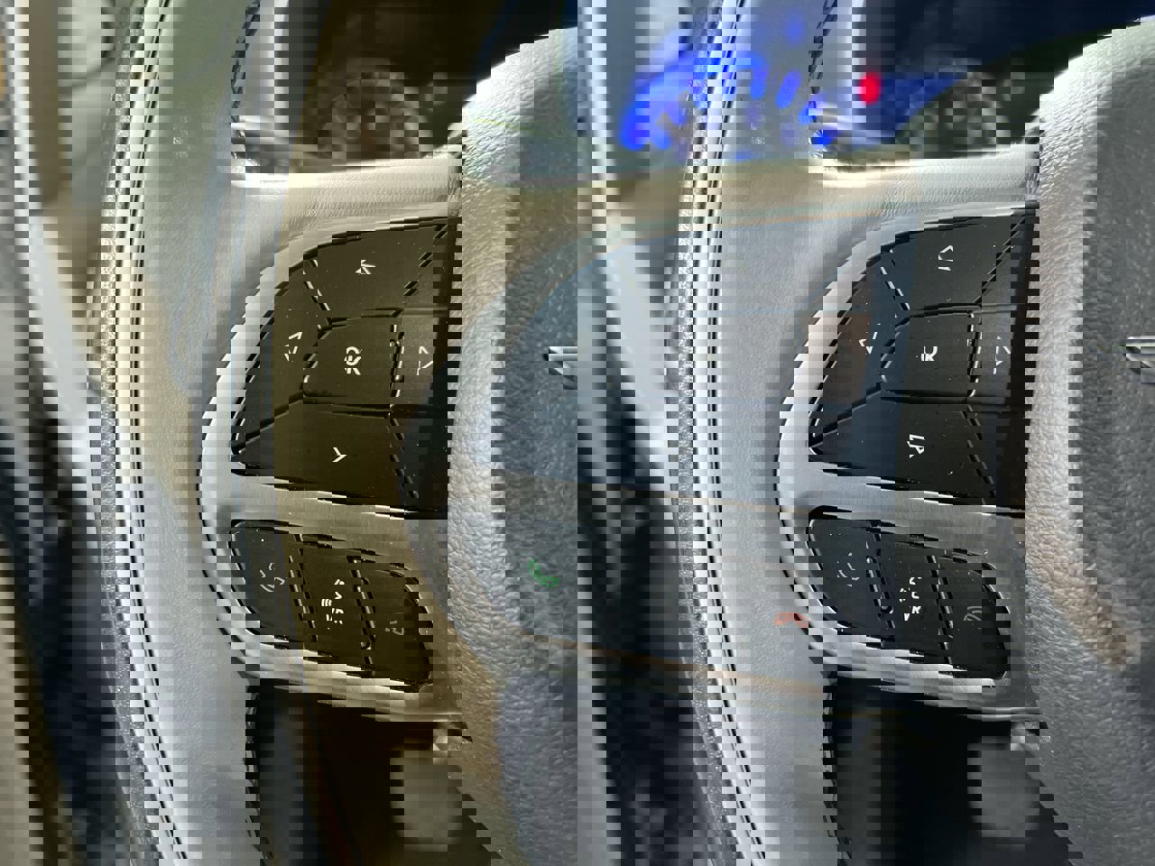 Used 2018 Chrysler Pacifica Limited image 16