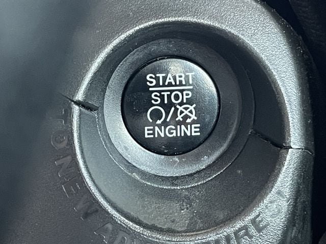 Used 2017 Jeep Renegade Latitude FWD image 15