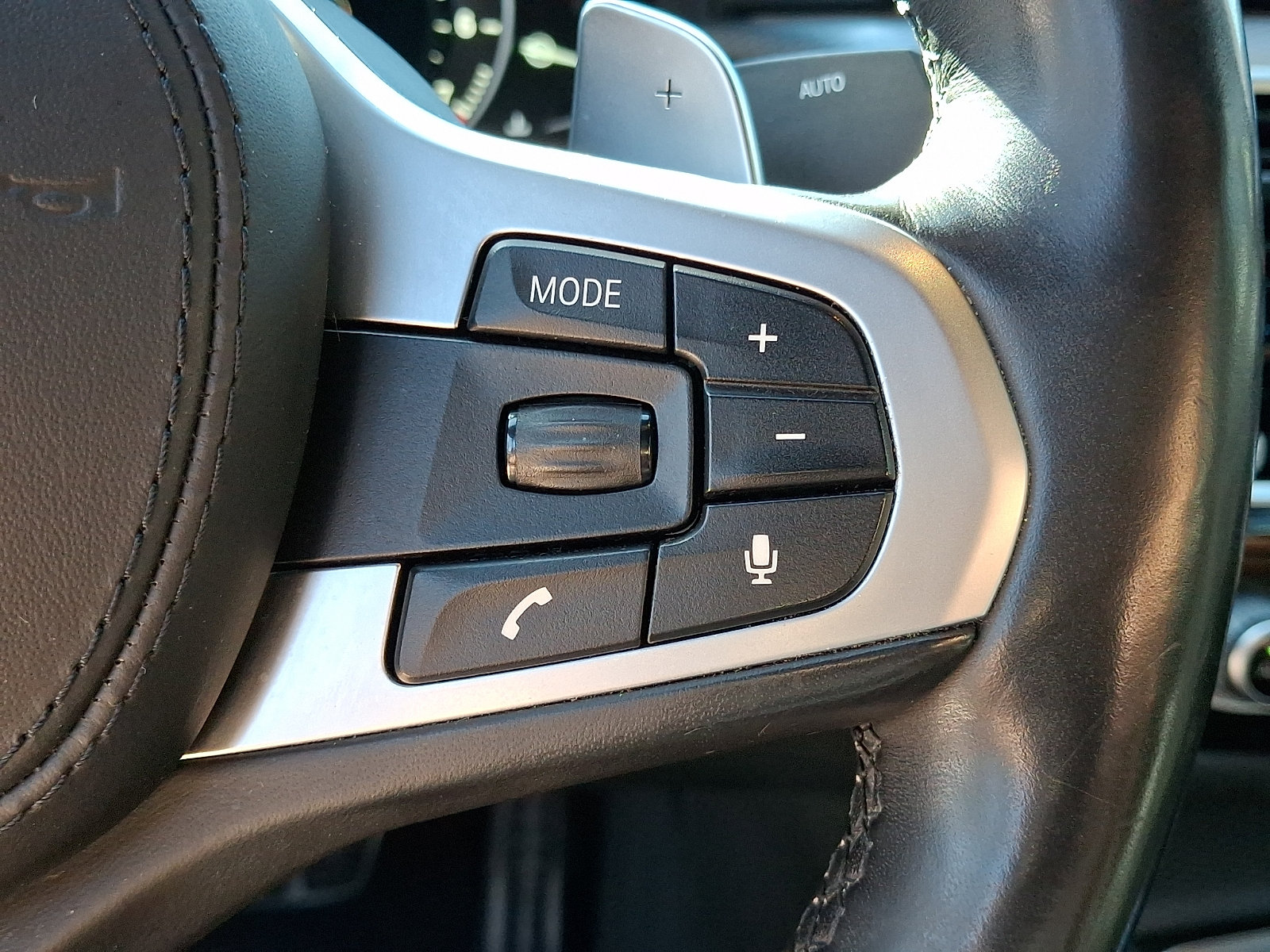 Used 2019 BMW M550i xDrive AWD/4WD image 25