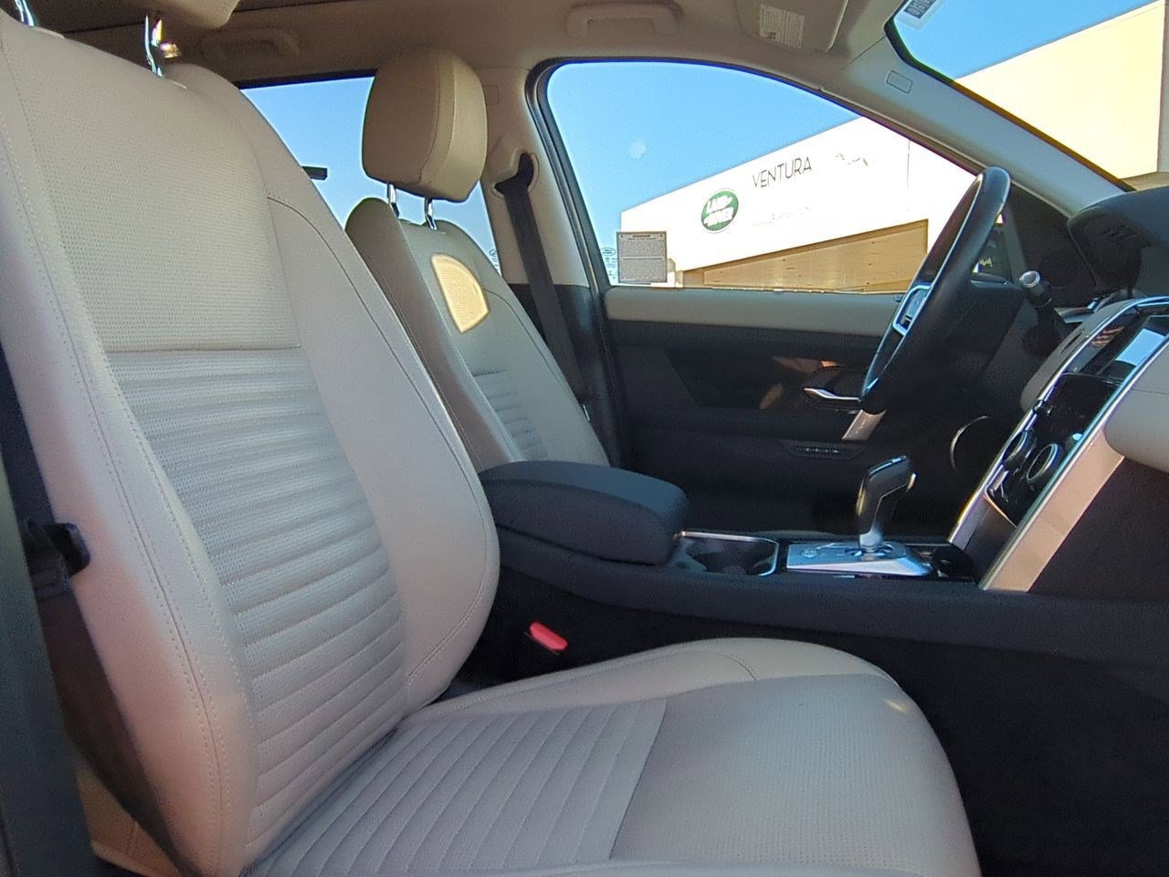 Used 2022 Land Rover Discovery Sport SE image 26