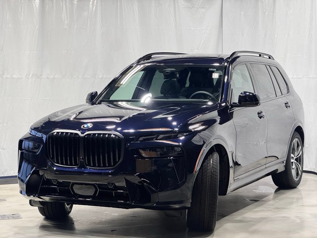 Used 2026 BMW X7 xDrive40i w/ M Sport Package AWD/4WD image 3