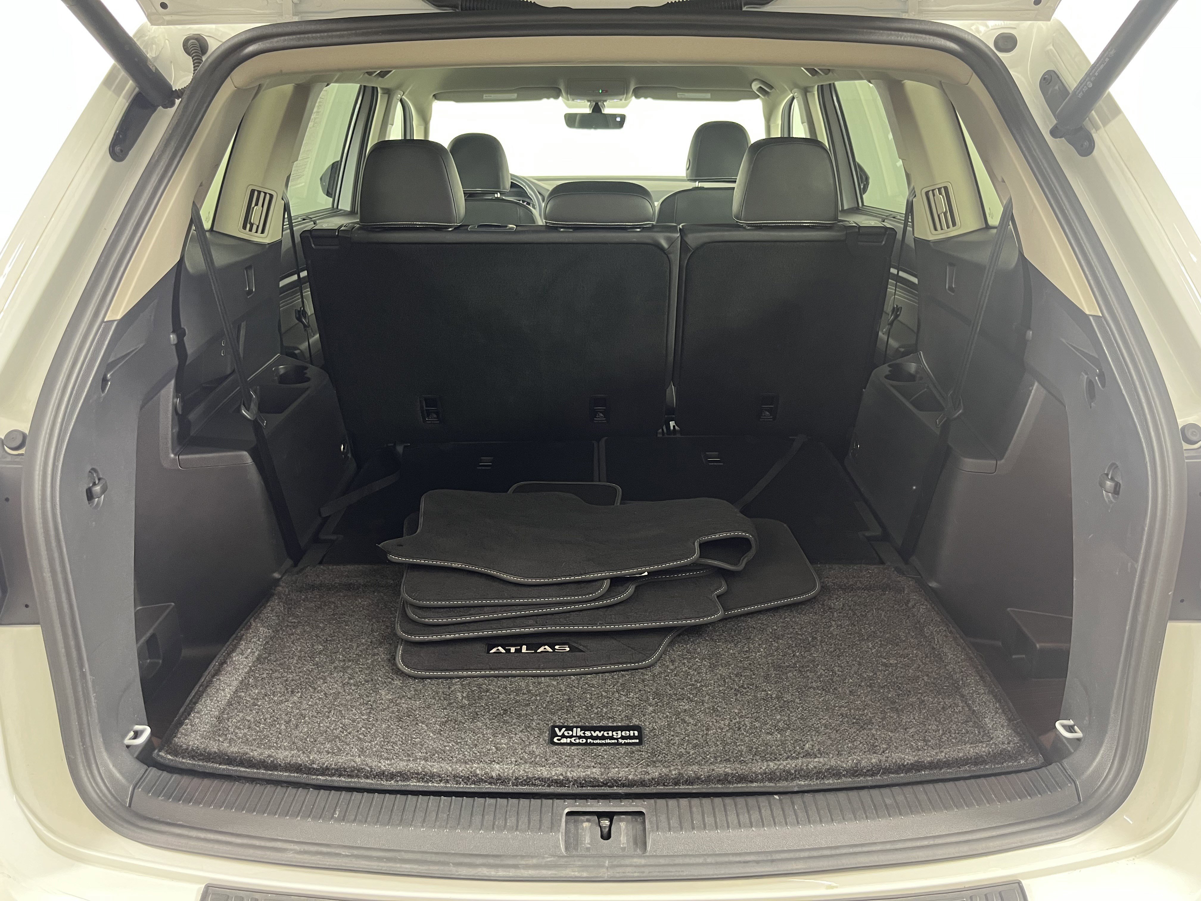 Certified 2023 Volkswagen Atlas SE w/ Black Wheel Package image 29