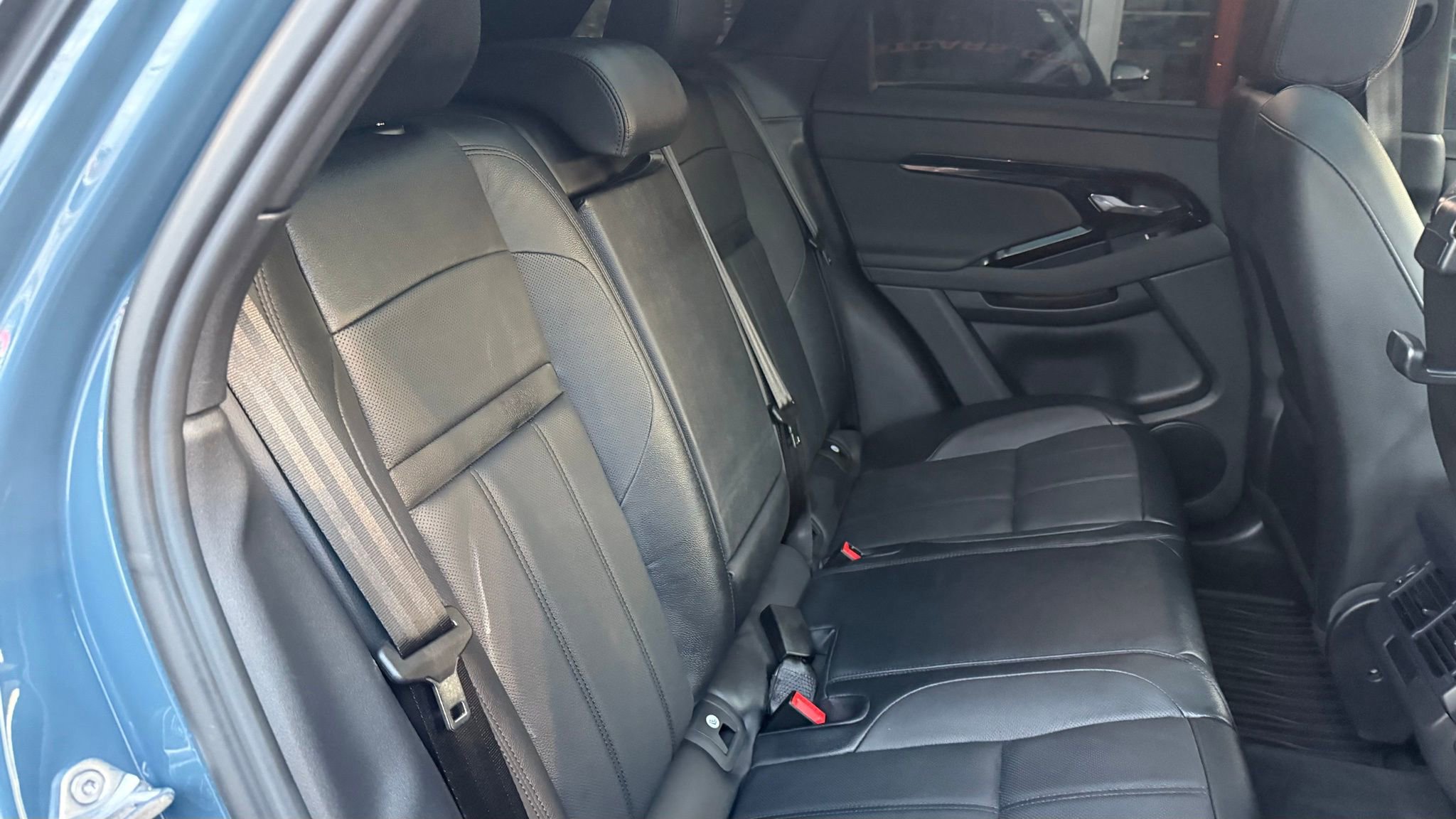 Used 2024 Land Rover Range Rover Evoque Dynamic SE image 19