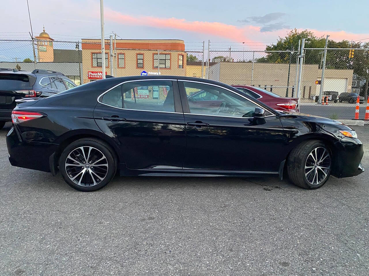 Used 2019 Toyota Camry SE image 36