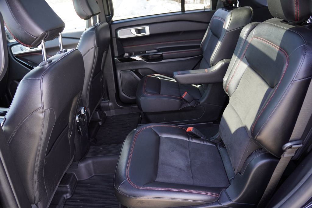 Used 2023 Ford Explorer ST-Line w/ Class IV Trailer Tow Package image 17