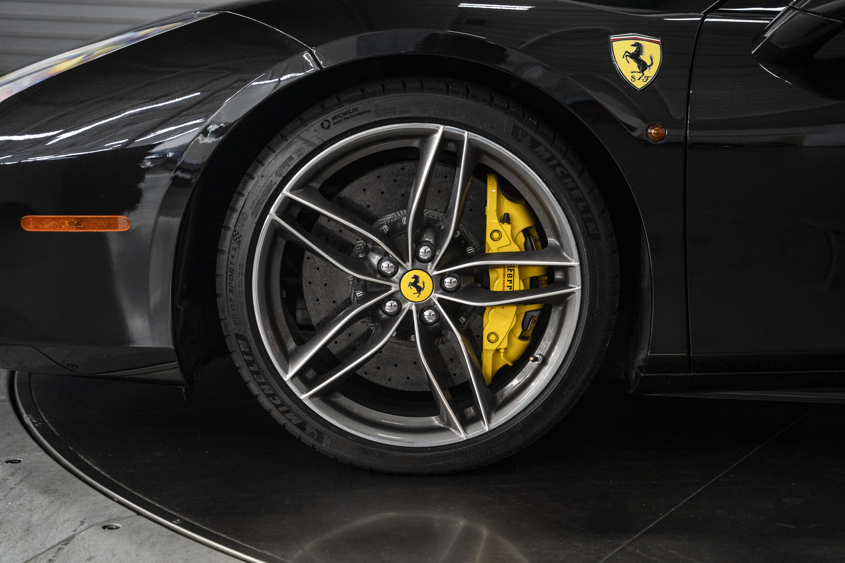 Used 2016 Ferrari 488 Spider RWD image 21