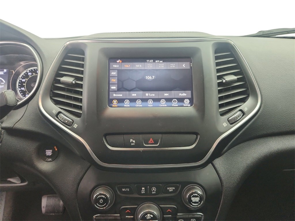 Used 2019 Jeep Cherokee Latitude Plus image 18