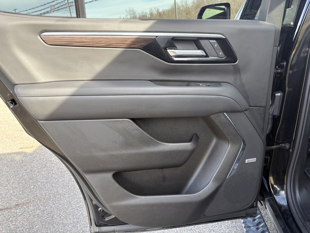 Used 2025 Chevrolet Tahoe Z71 w/ Z71 Off-Road Package image 19