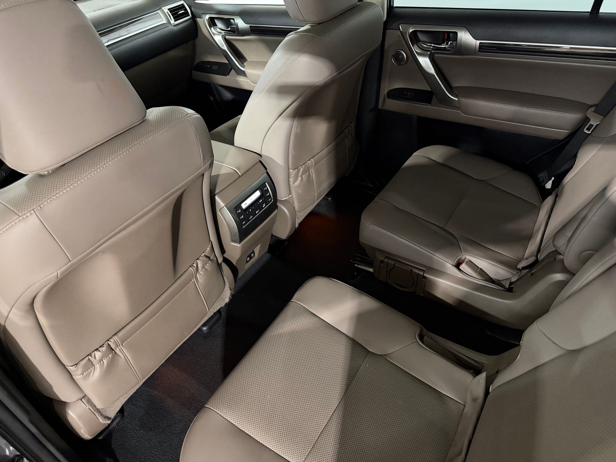 Used 2023 Lexus GX 460 Premium AWD/4WD image 22