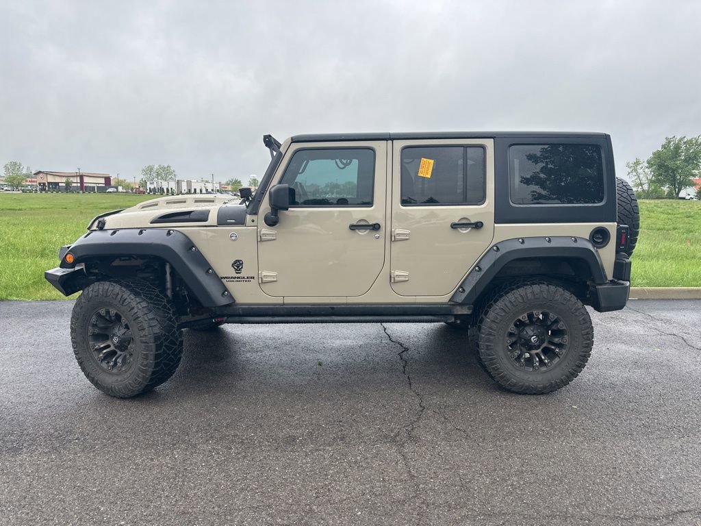 Used 2017 Jeep Wrangler Unlimited Rubicon w/ Connectivity Group AWD/4WD image 8