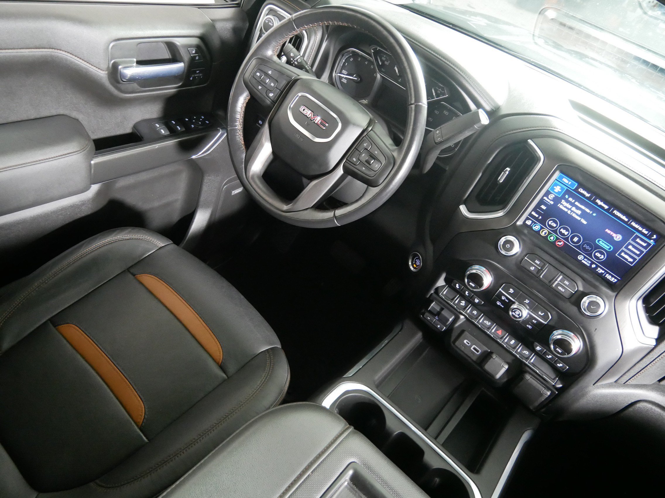Used 2021 GMC Sierra 1500 AT4 w/ AT4 Preferred Package AWD/4WD image 9