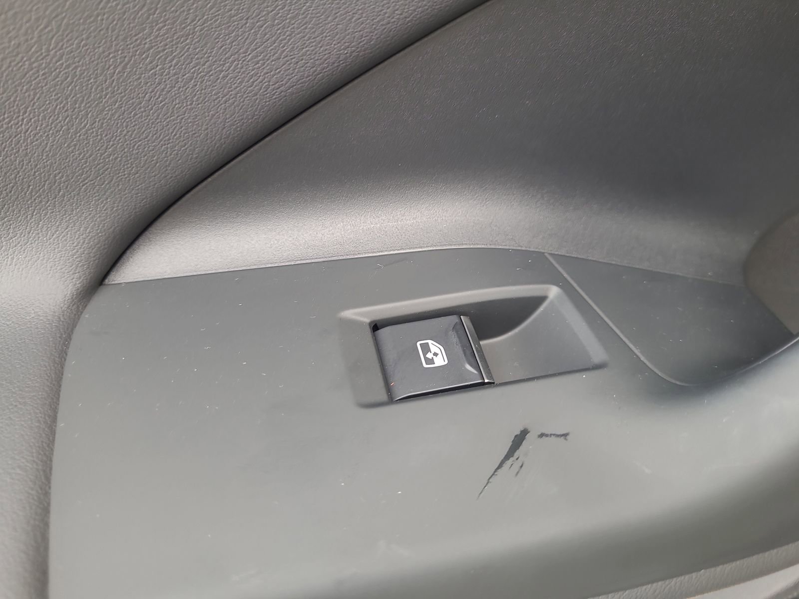 Used 2025 Audi Q6 e-tron Premium Plus w/ Premium Plus image 16