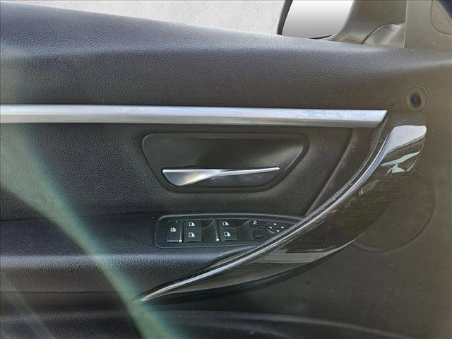 Used 2018 BMW 330i xDrive Sedan image 9