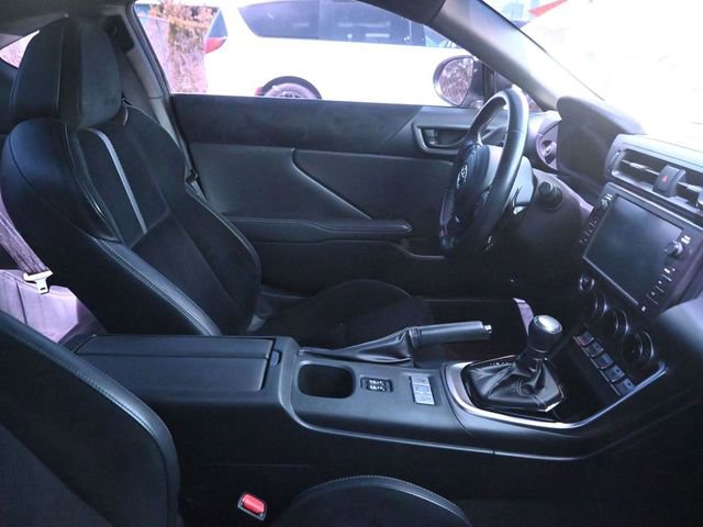 Used 2022 Toyota GR86 Premium image 16