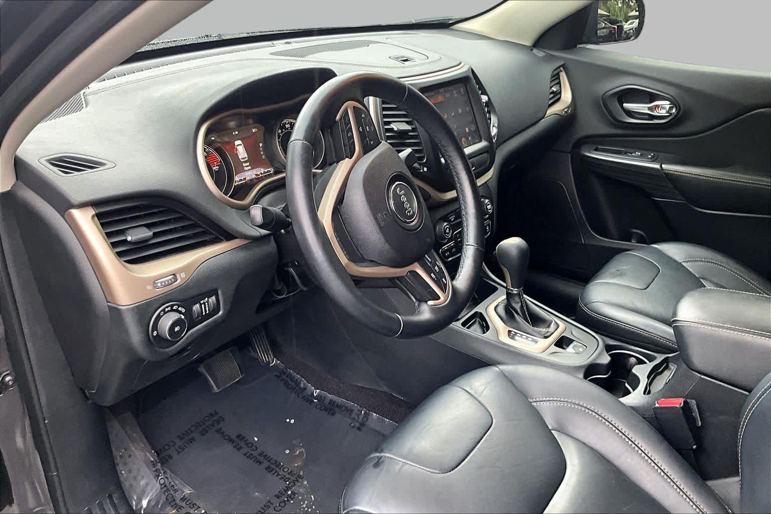 Used 2016 Jeep Cherokee Limited FWD image 18