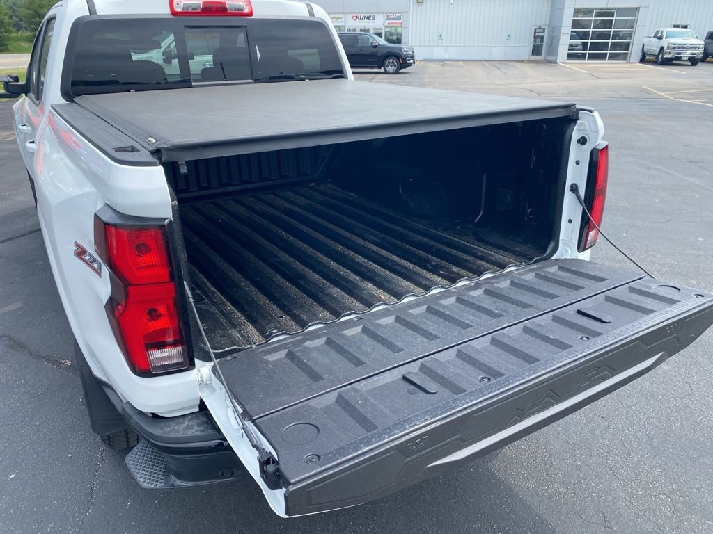 Used 2024 Chevrolet Colorado Z71 w/ Z71 Convenience Package 2 image 11