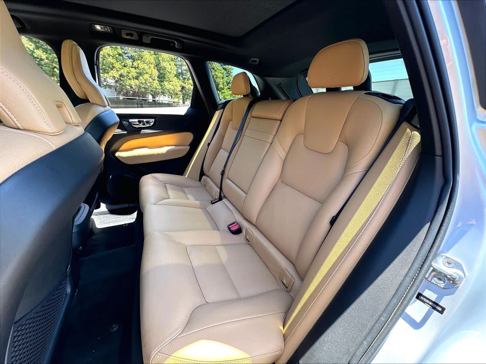 Used 2019 Volvo XC60 T5 Momentum w/ Advanced Package AWD/4WD image 29