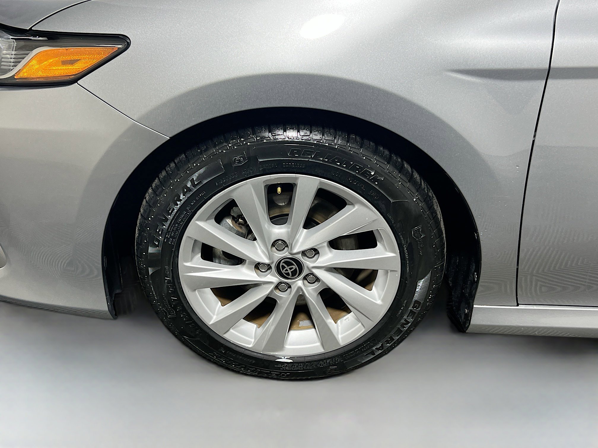 Used 2021 Toyota Camry LE image 13