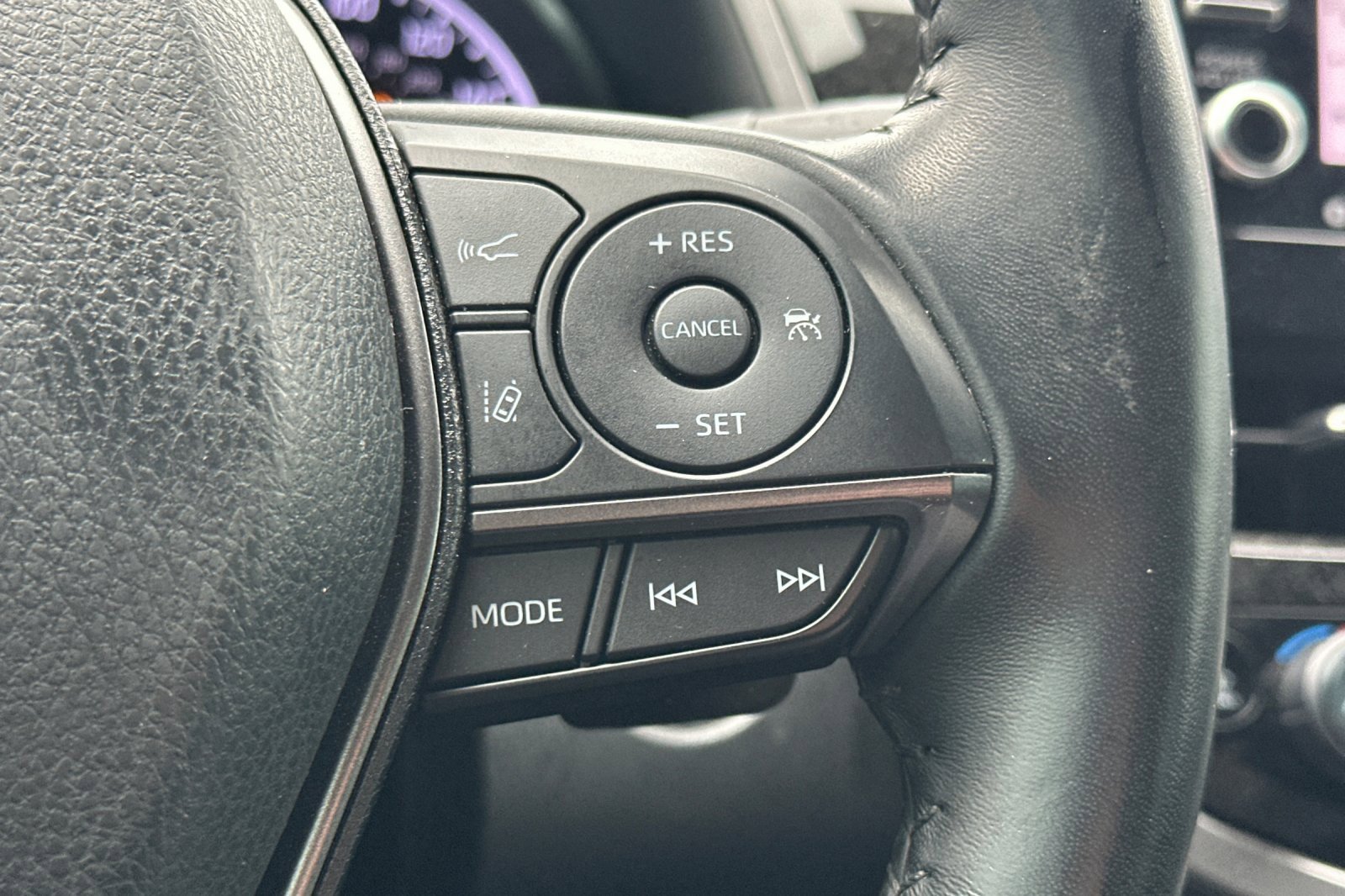 Used 2022 Toyota Camry SE image 37