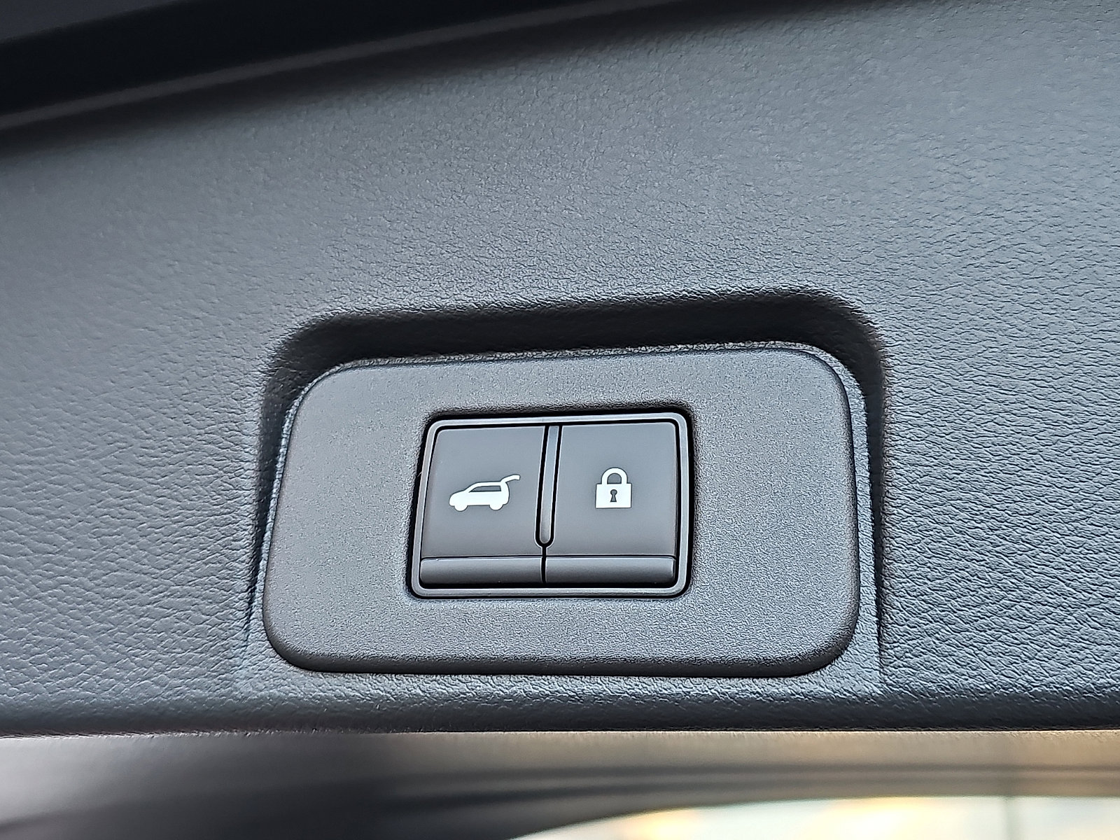 Certified 2025 Nissan Rogue SL image 31