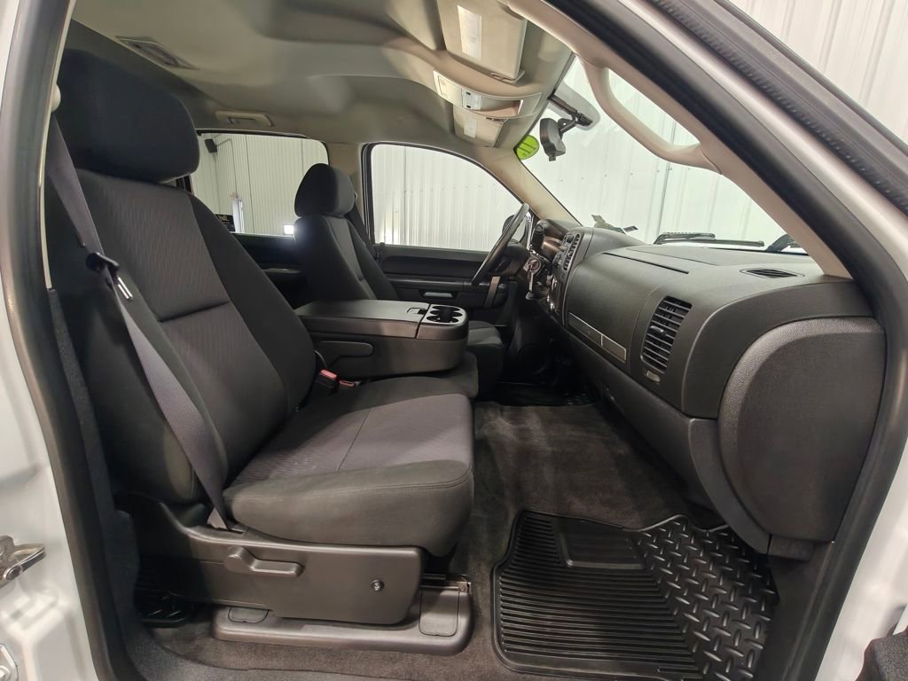 Used 2011 Chevrolet Silverado 1500 LT w/ All-Star Edition AWD/4WD image 28