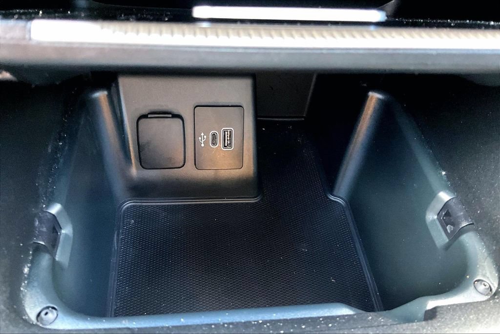 Certified 2025 Ford Explorer Active AWD/4WD image 27