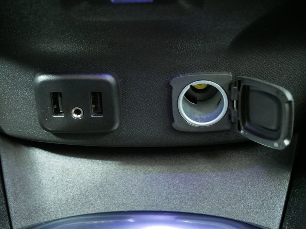 Used 2018 Chevrolet Malibu Premier w/ Driver Confidence Package image 32