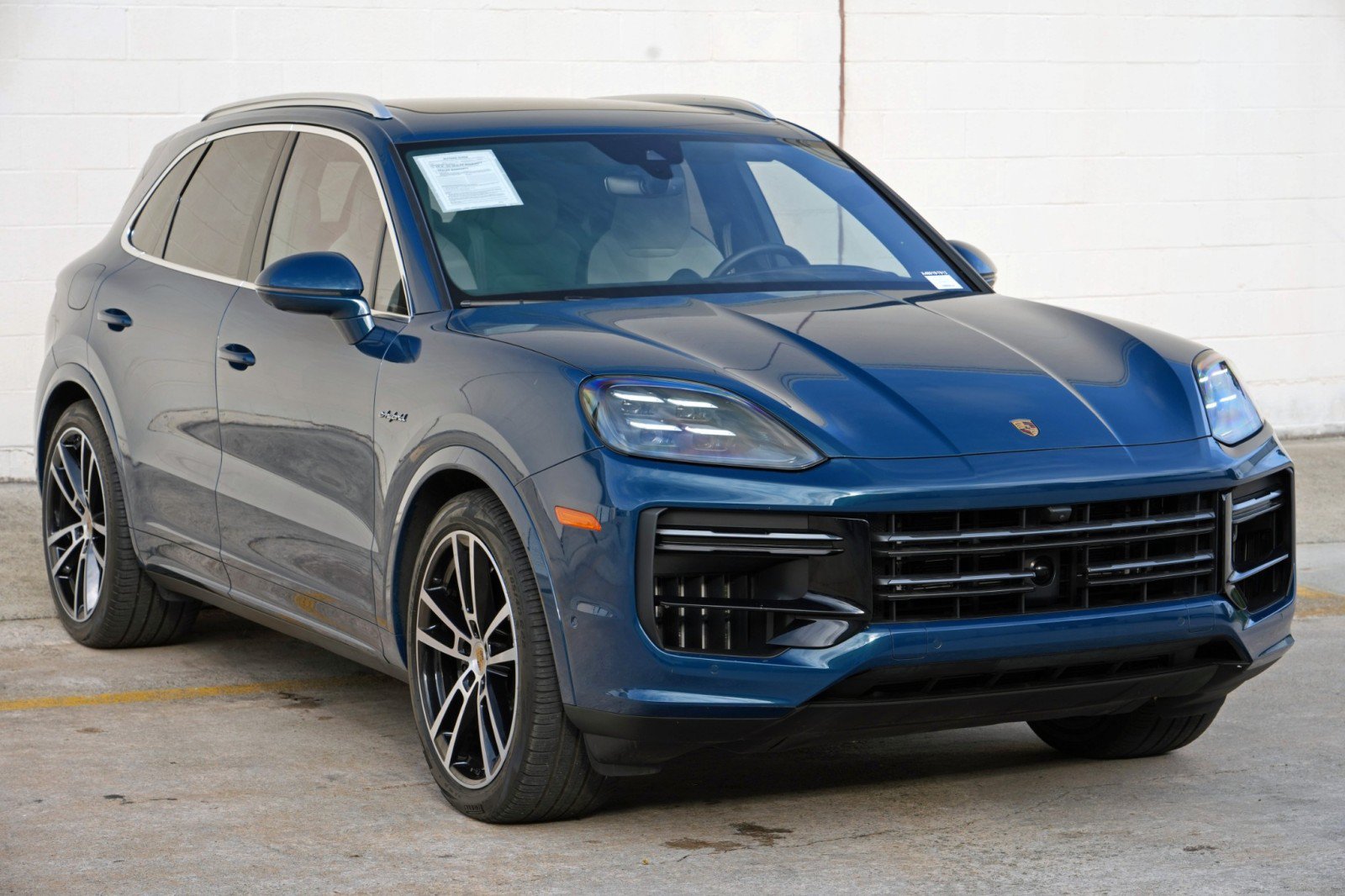 Used 2024 Porsche Cayenne Turbo AWD/4WD image 60