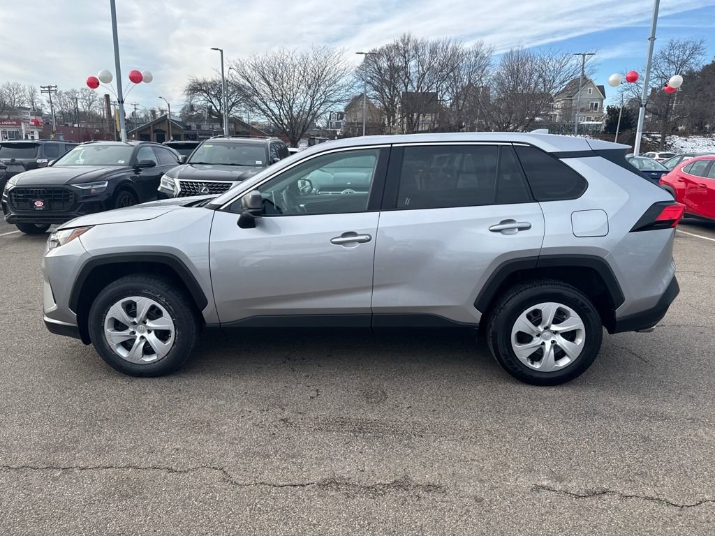 Used 2024 Toyota RAV4 LE image 4