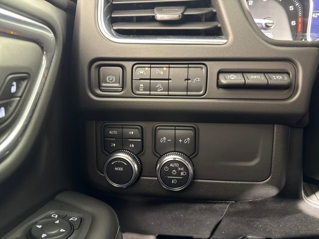 Used 2021 GMC Yukon XL AT4 w/ Technology Package image 40