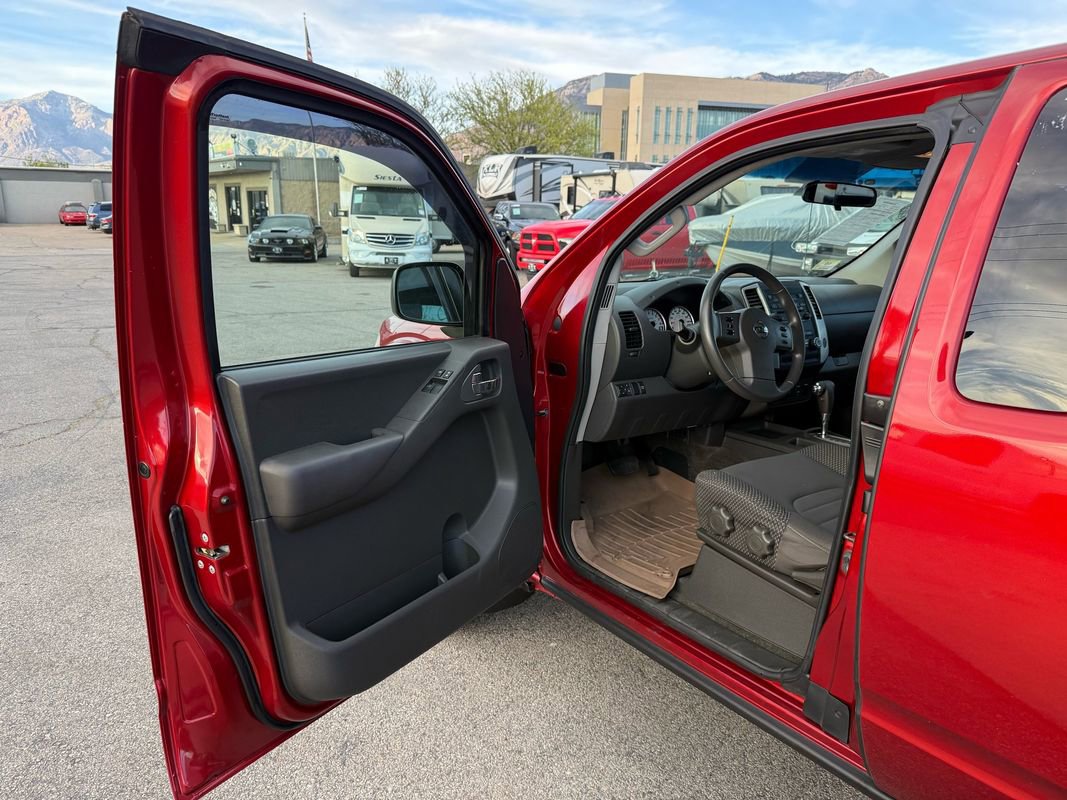 Used 2012 Nissan Frontier SV w/ Sport Appearance Pkg image 9