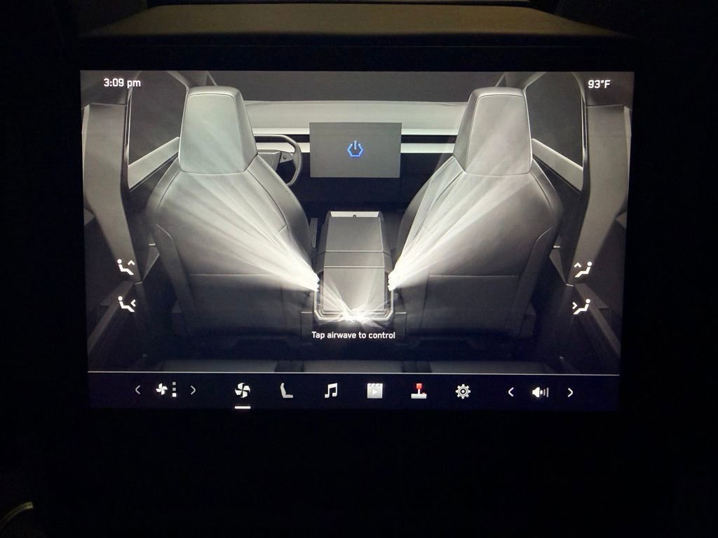 Used 2025 Tesla Cybertruck AWD Crew Cab image 23