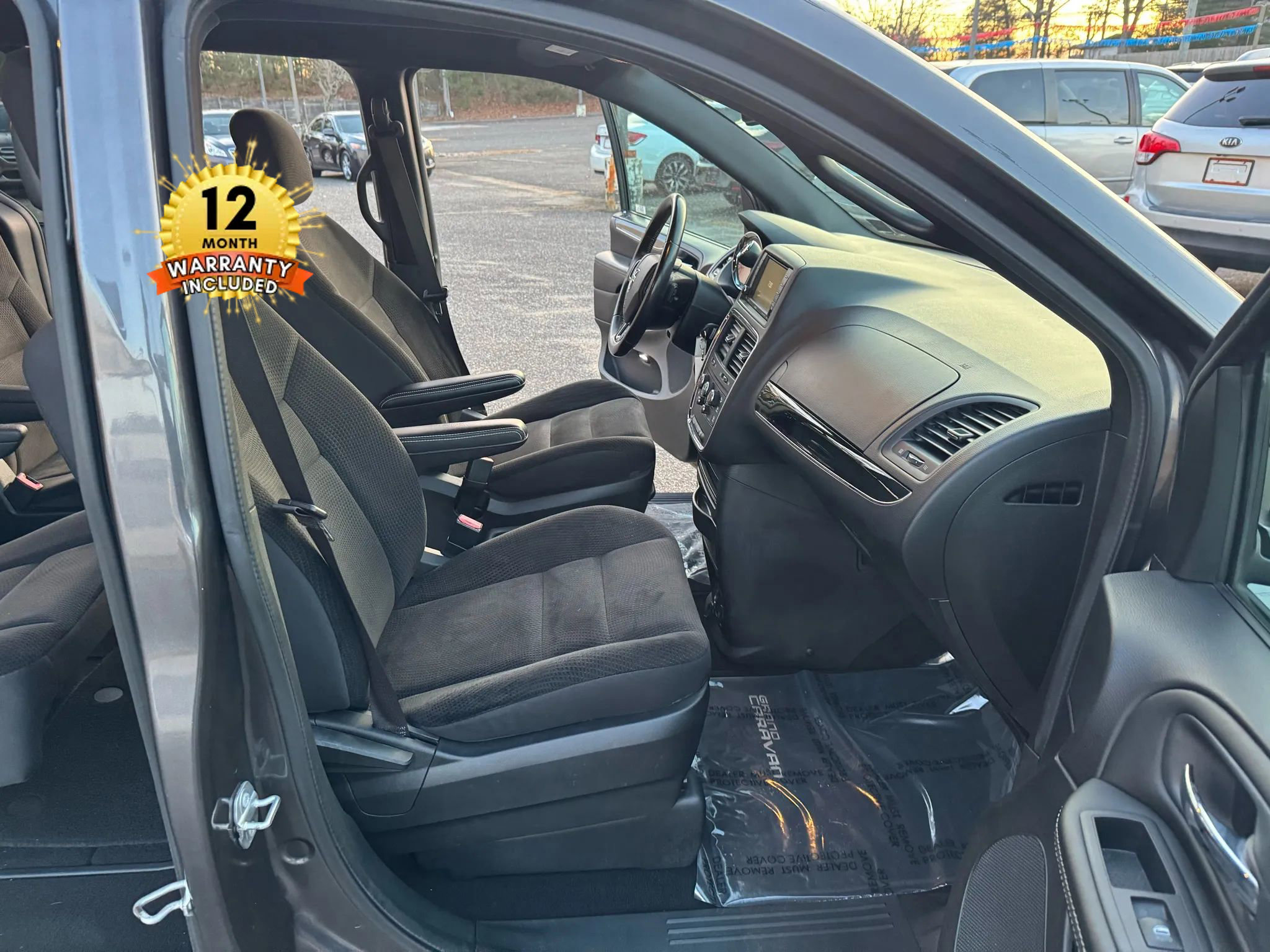 Used 2017 Dodge Grand Caravan SE image 17