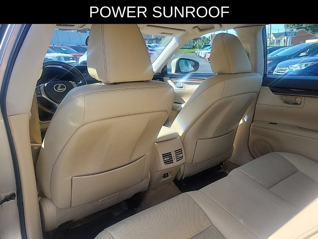 Used 2015 Lexus ES 350 w/ Premium Package FWD image 12