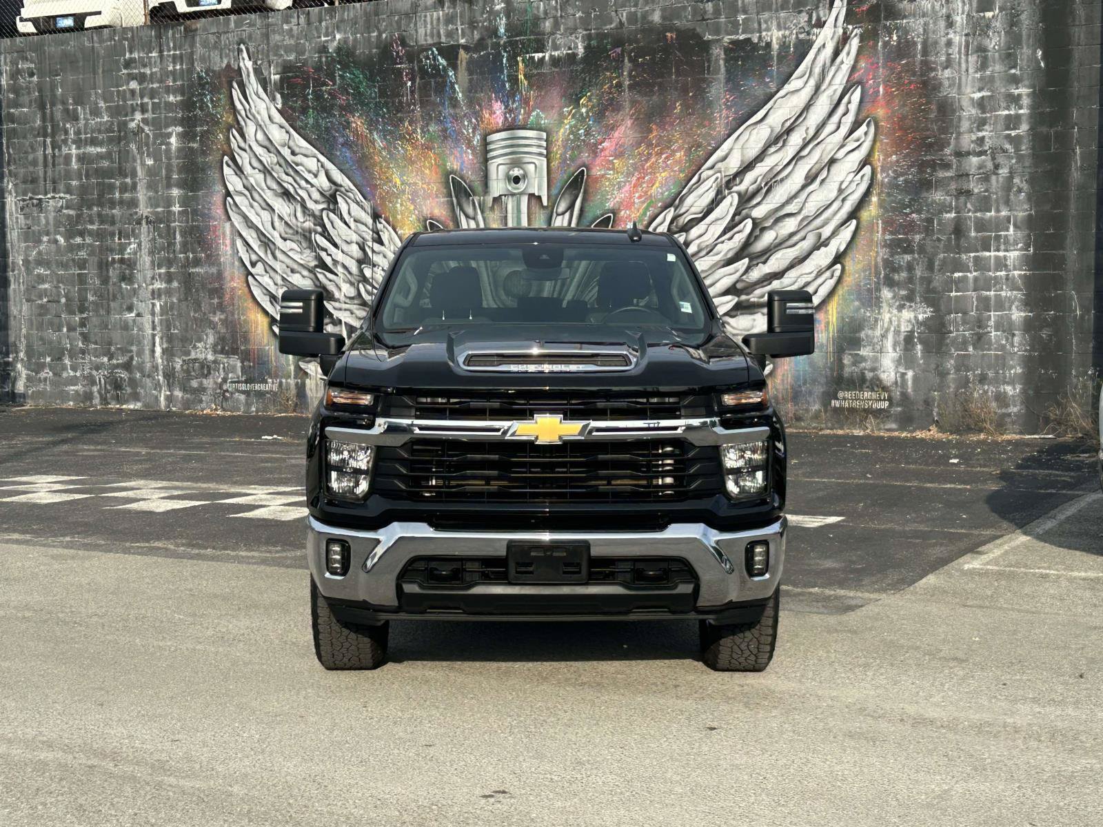 Used 2025 Chevrolet Silverado 2500 LT w/ Convenience Package AWD/4WD image 2