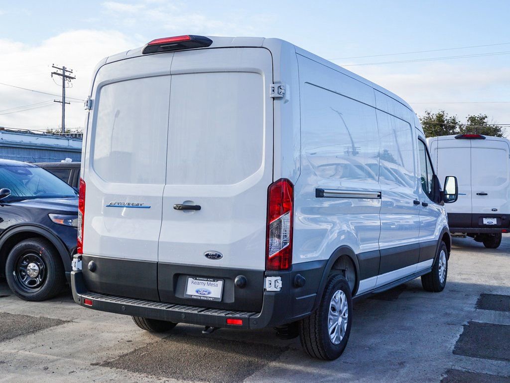 New 2024 Ford E-Transit Base image 8
