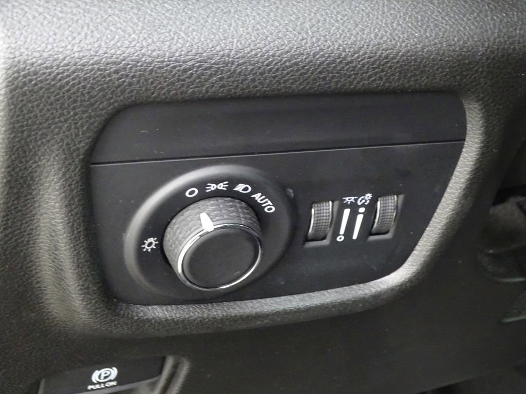 Used 2023 Jeep Grand Cherokee Altitude image 19