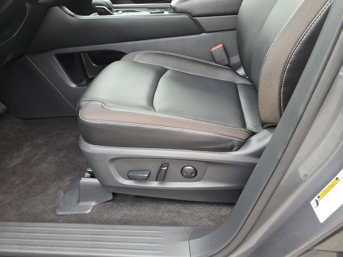 Used 2024 Nissan Pathfinder SL AWD/4WD image 19
