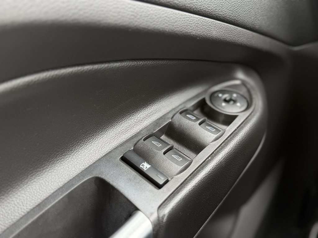 Used 2017 Ford Escape SE FWD image 9