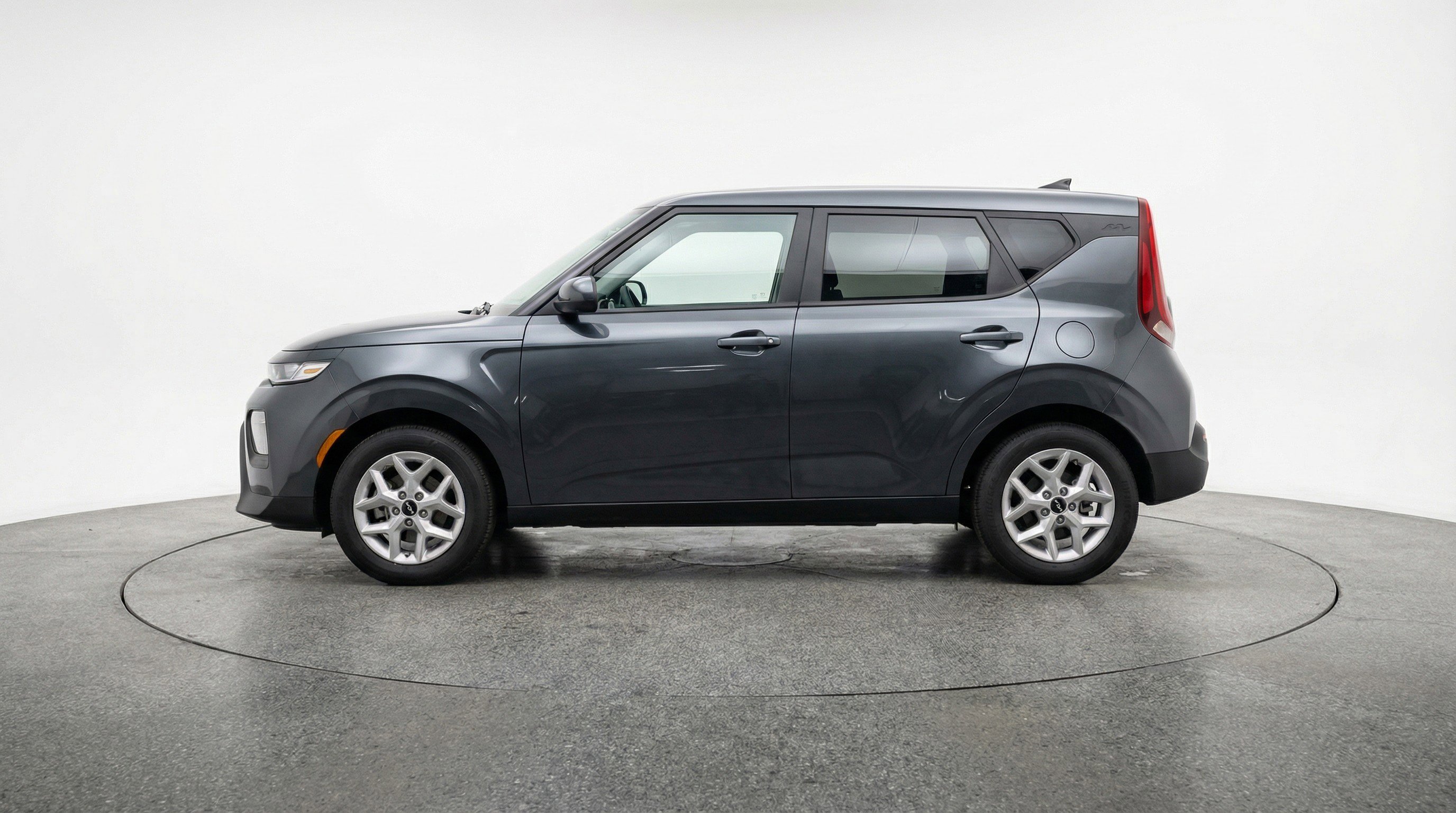 Used 2025 Kia Soul LX w/ LX Technology Package image 5