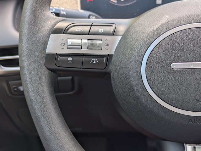 Used 2025 Hyundai Tucson SE image 21